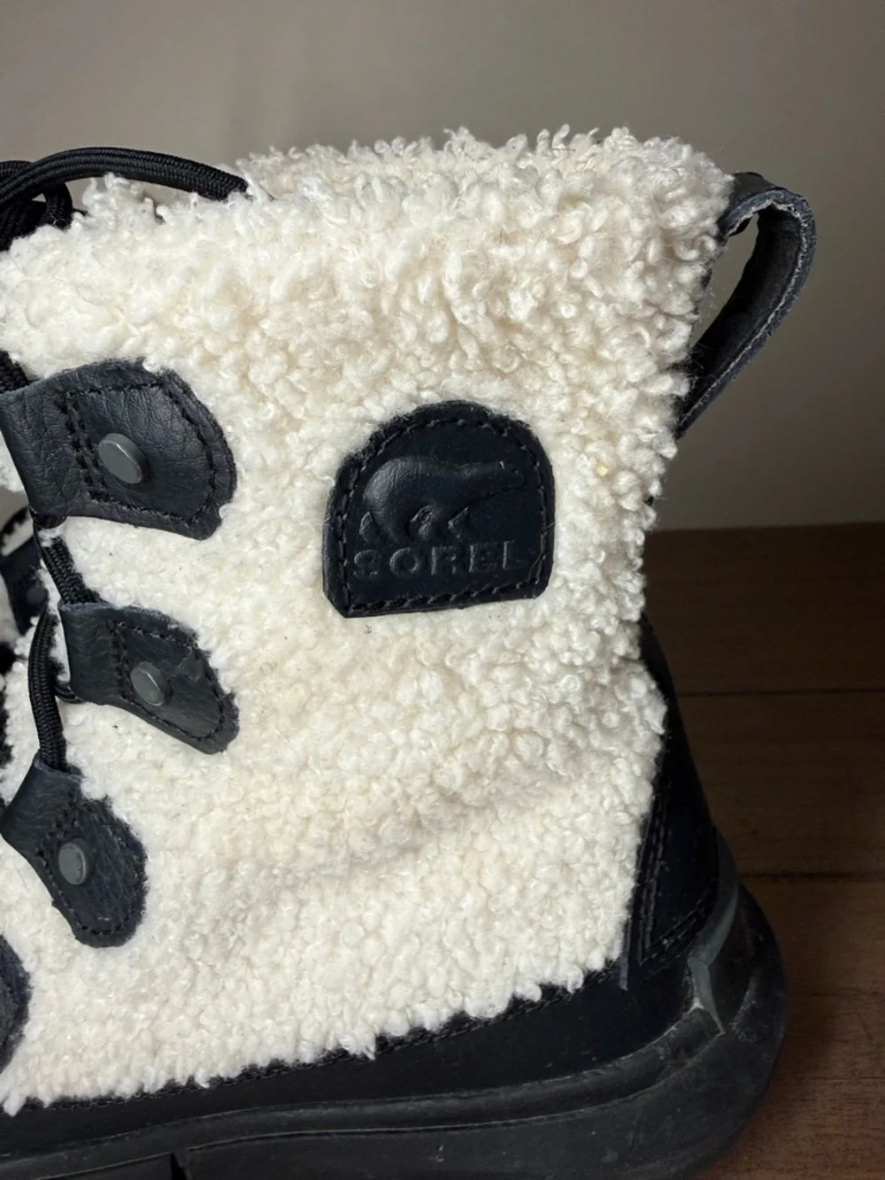 Sorel Sherpa Lace-Up Boots - White & Black - Picture 3 of 5